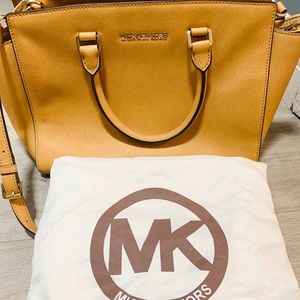 Michael Kors leather purse